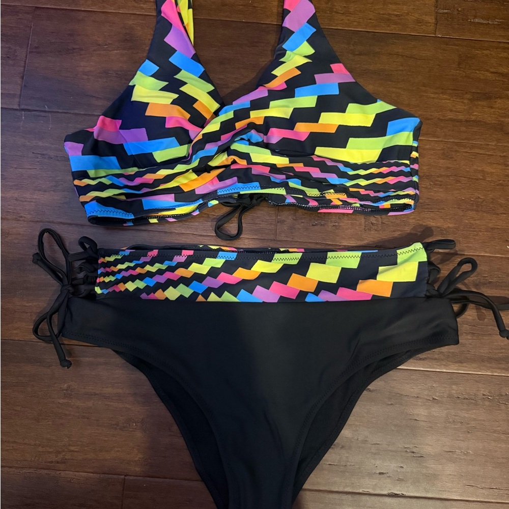 🛍️Colorful Neon Zigzag Bikini Set - Picture 3 of 6